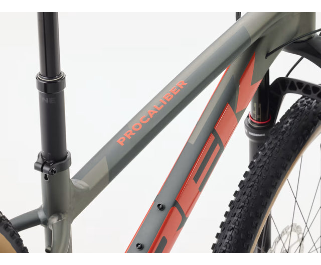 Bicicleta MTB Trek Procaliber 8 Gris Oscuro