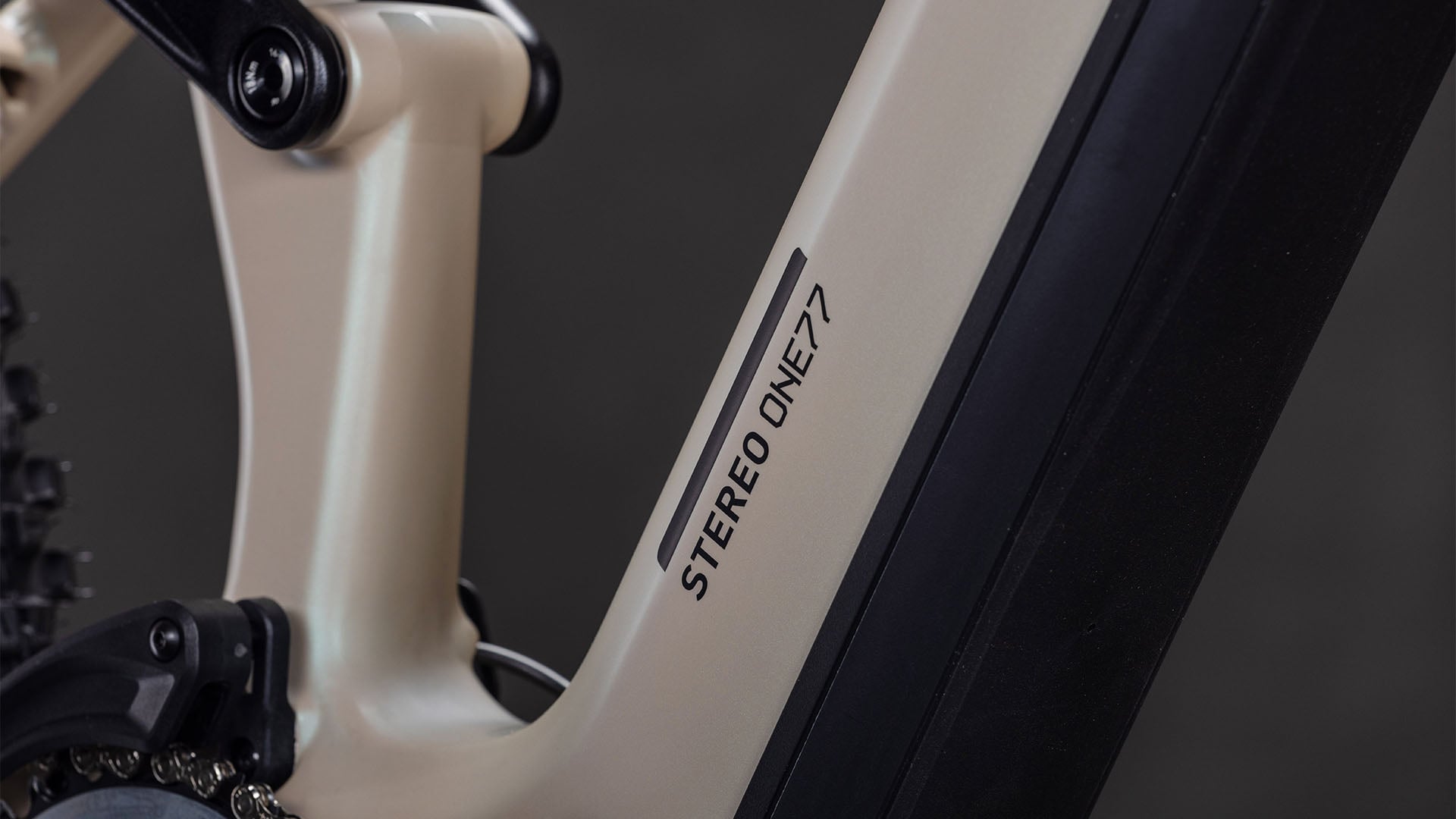 Bicicleta Eléctrica Cube Stereo Hybrid ONE77 HPC SLX 800 Glintsand´n´Black