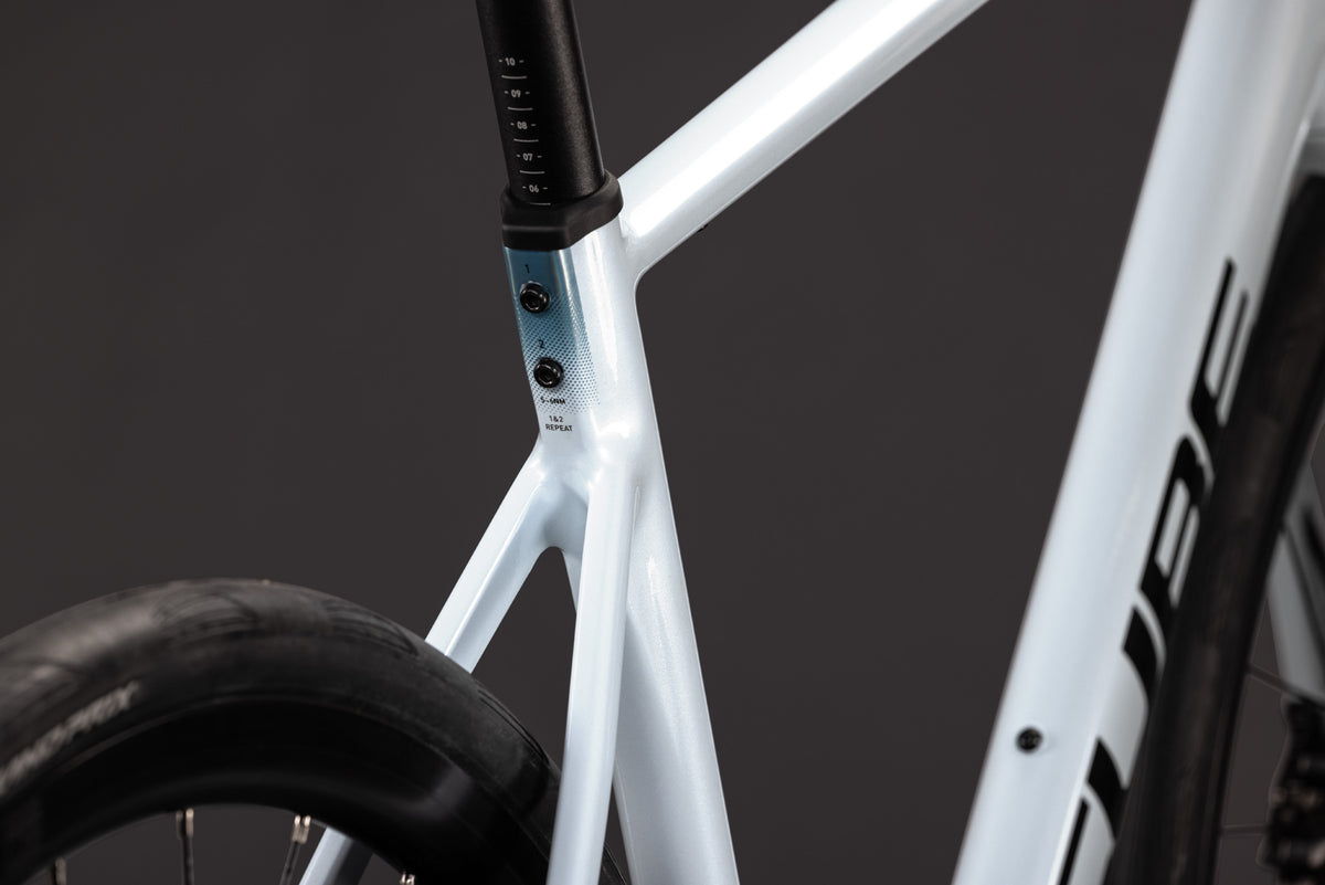 Bicicleta Ruta Cube Attain Race Glacier´n´Black | Preventa - Entrega Febrero 2027