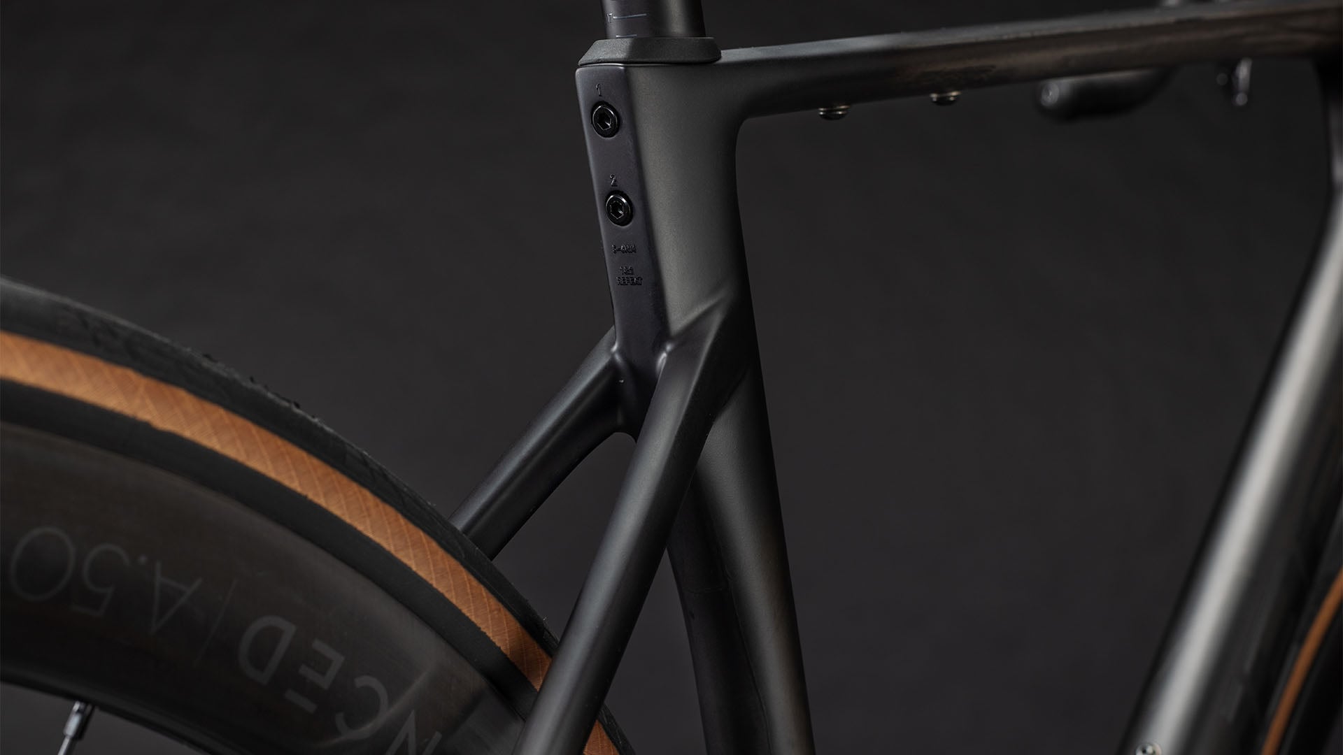 Bicicleta Ruta Cube Attain C:62 SLT carbon´n´coalchrome