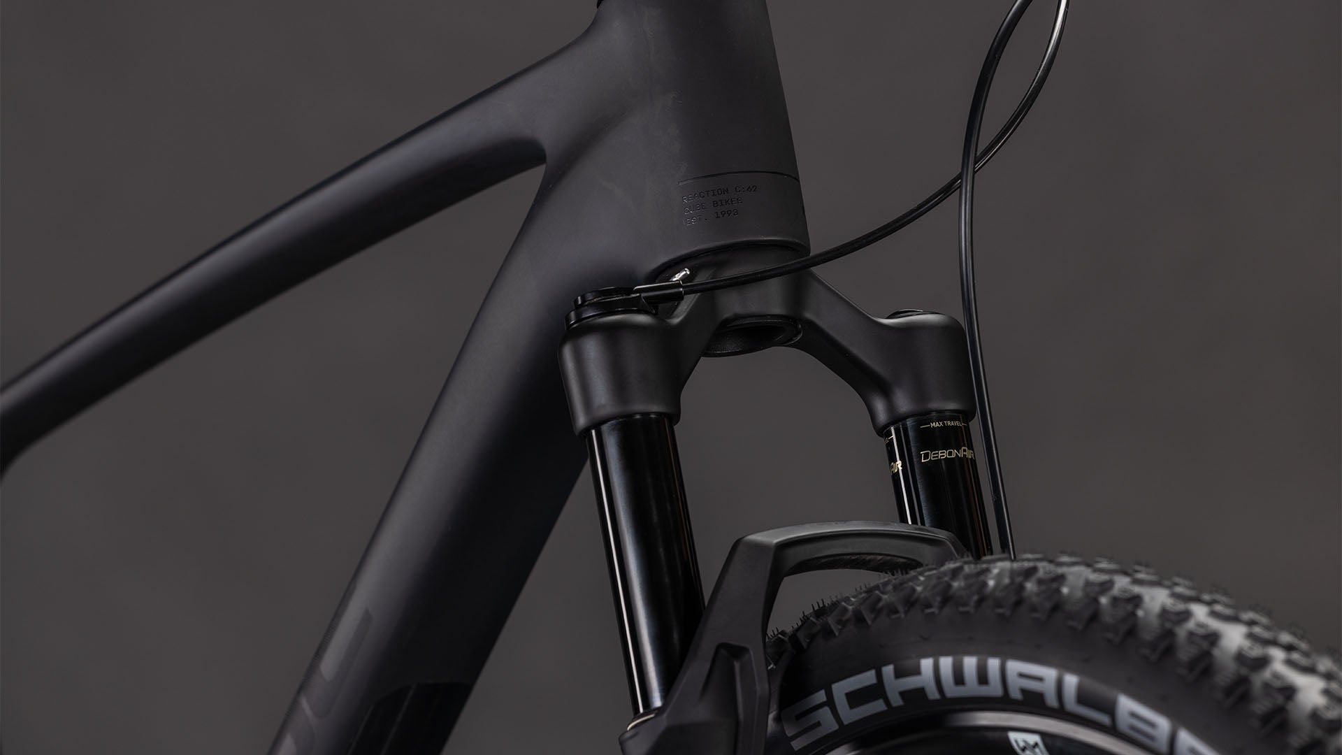 Bicicleta Cube Reaction C:62 Pro Blackline