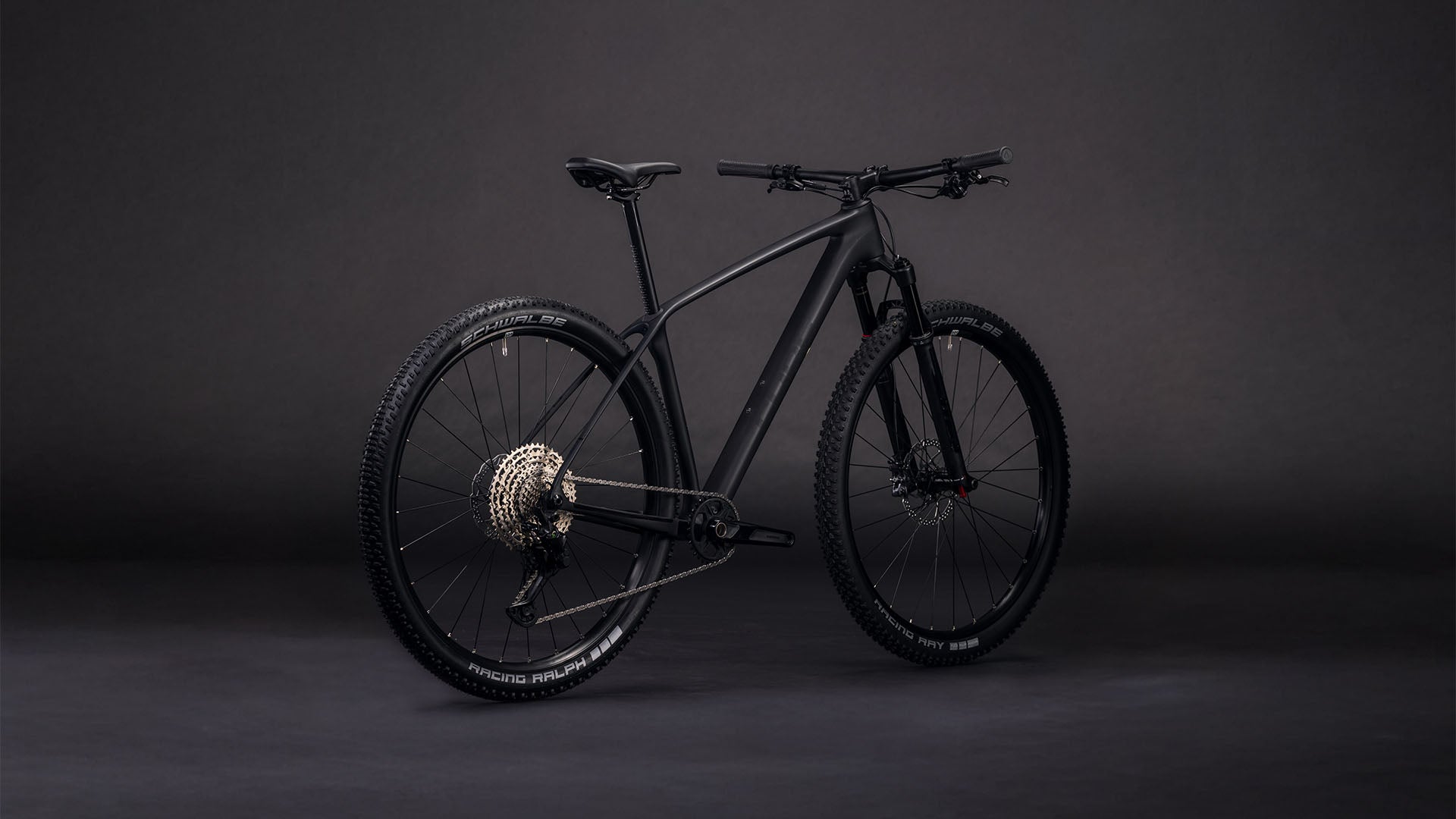 Bicicleta Cube Reaction C:62 Pro Blackline