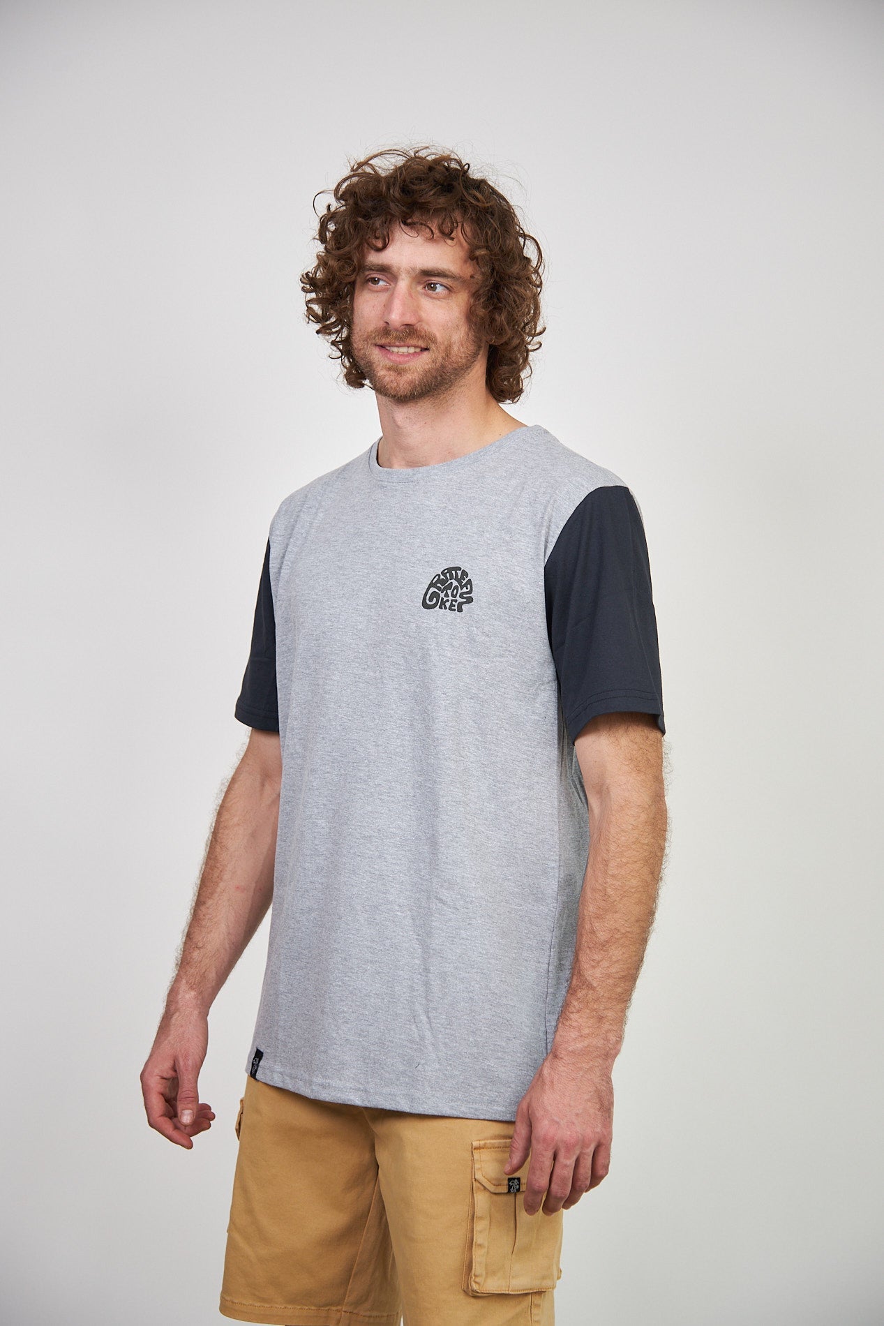 Polera Manga Corta Hombre Gris Grate