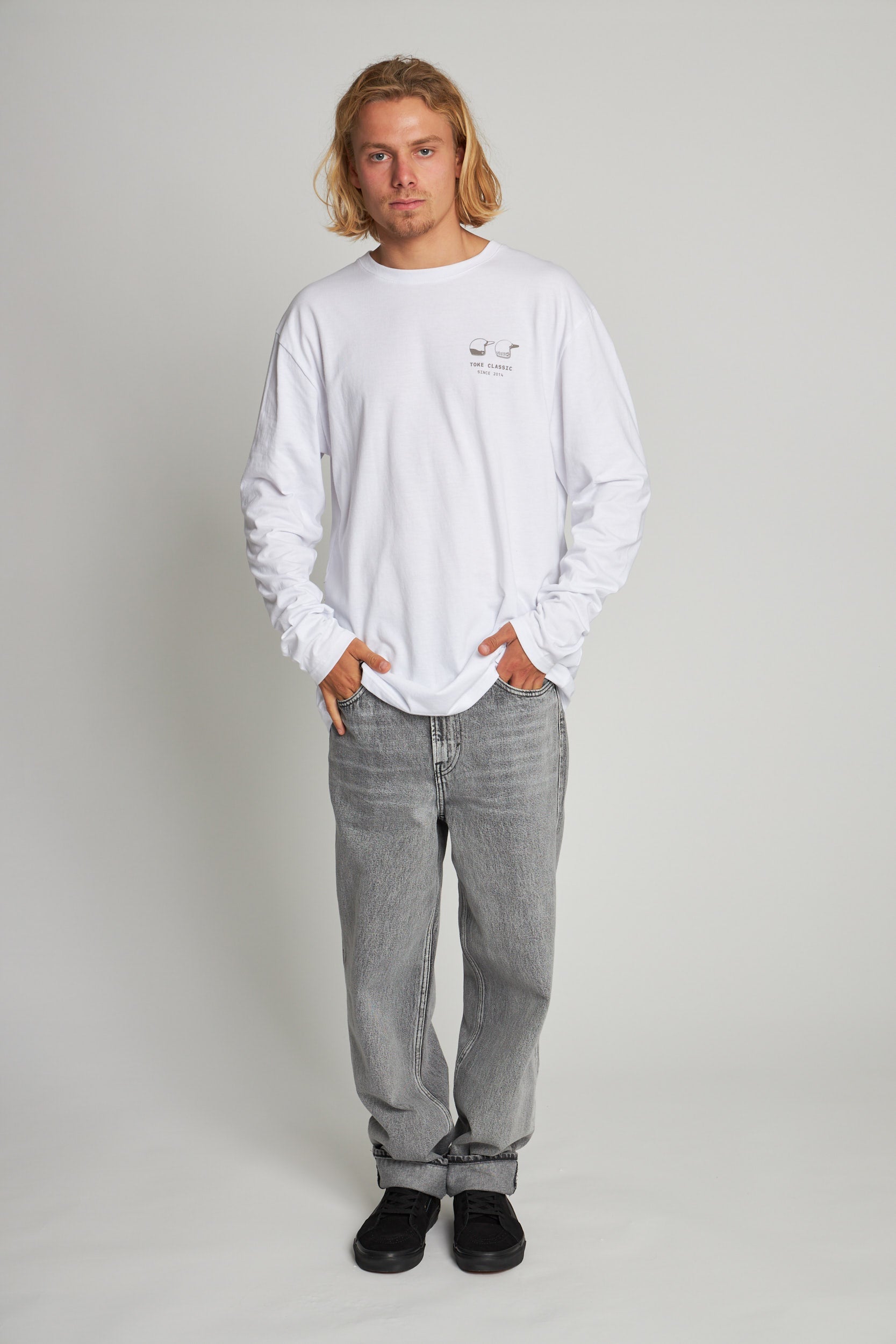 Polera Blanca Manga Larga Cascos