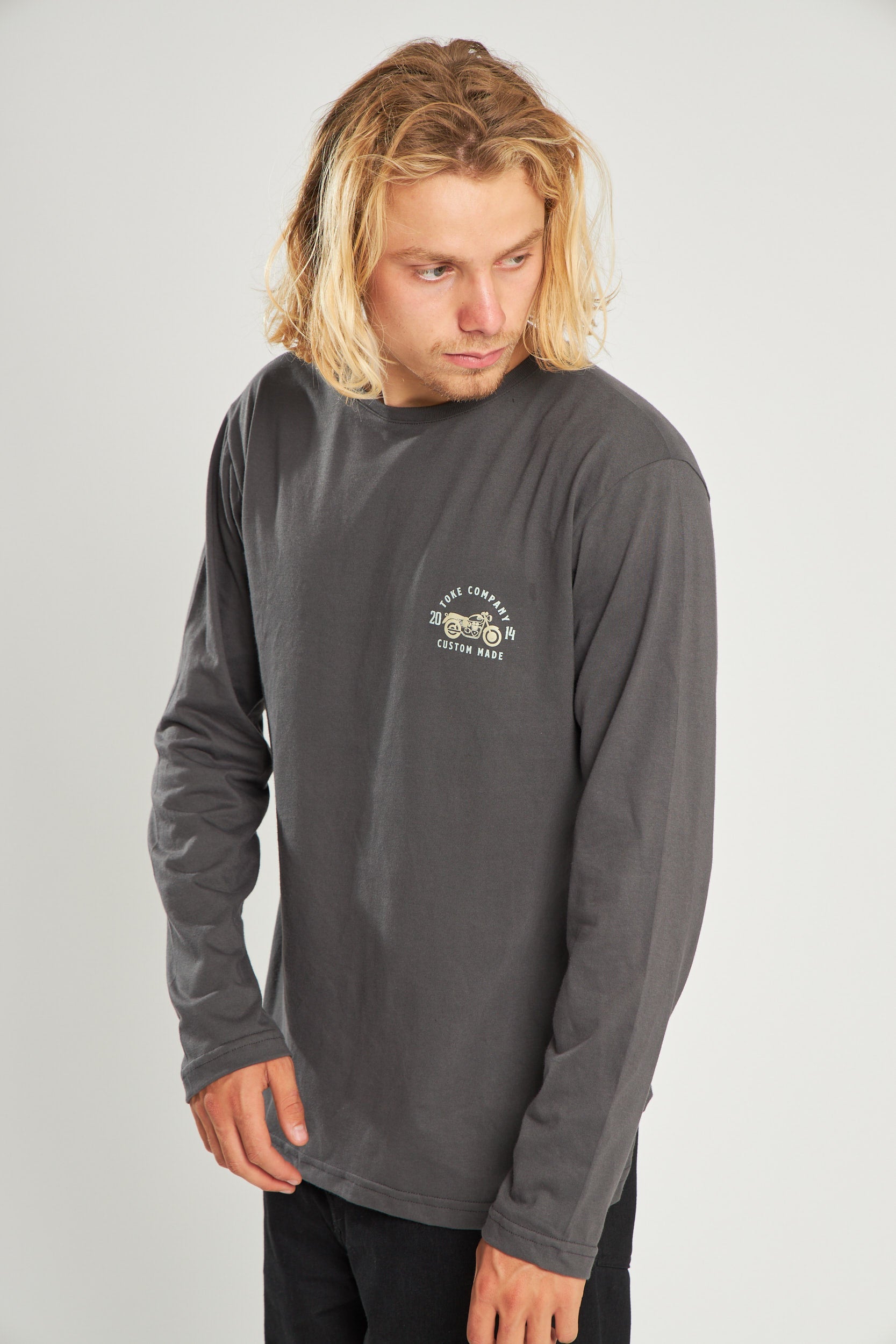 Polera Gris Oscuro Manga Larga Hombre Moto