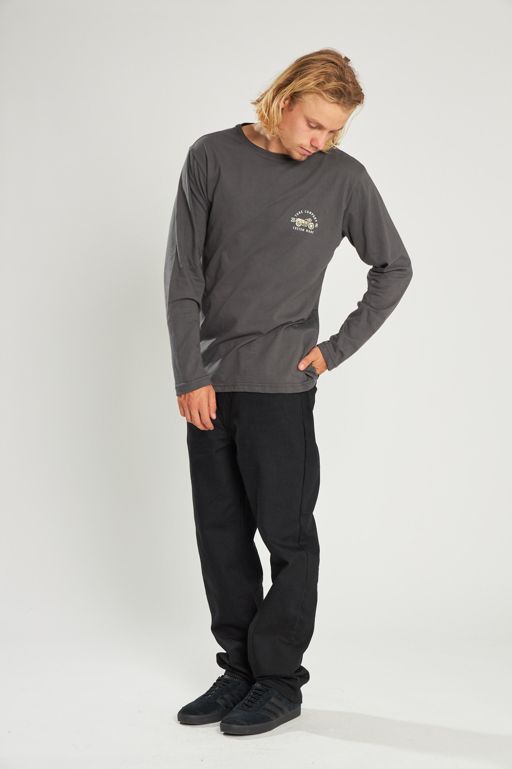 Polera Gris Oscuro Manga Larga Hombre Moto