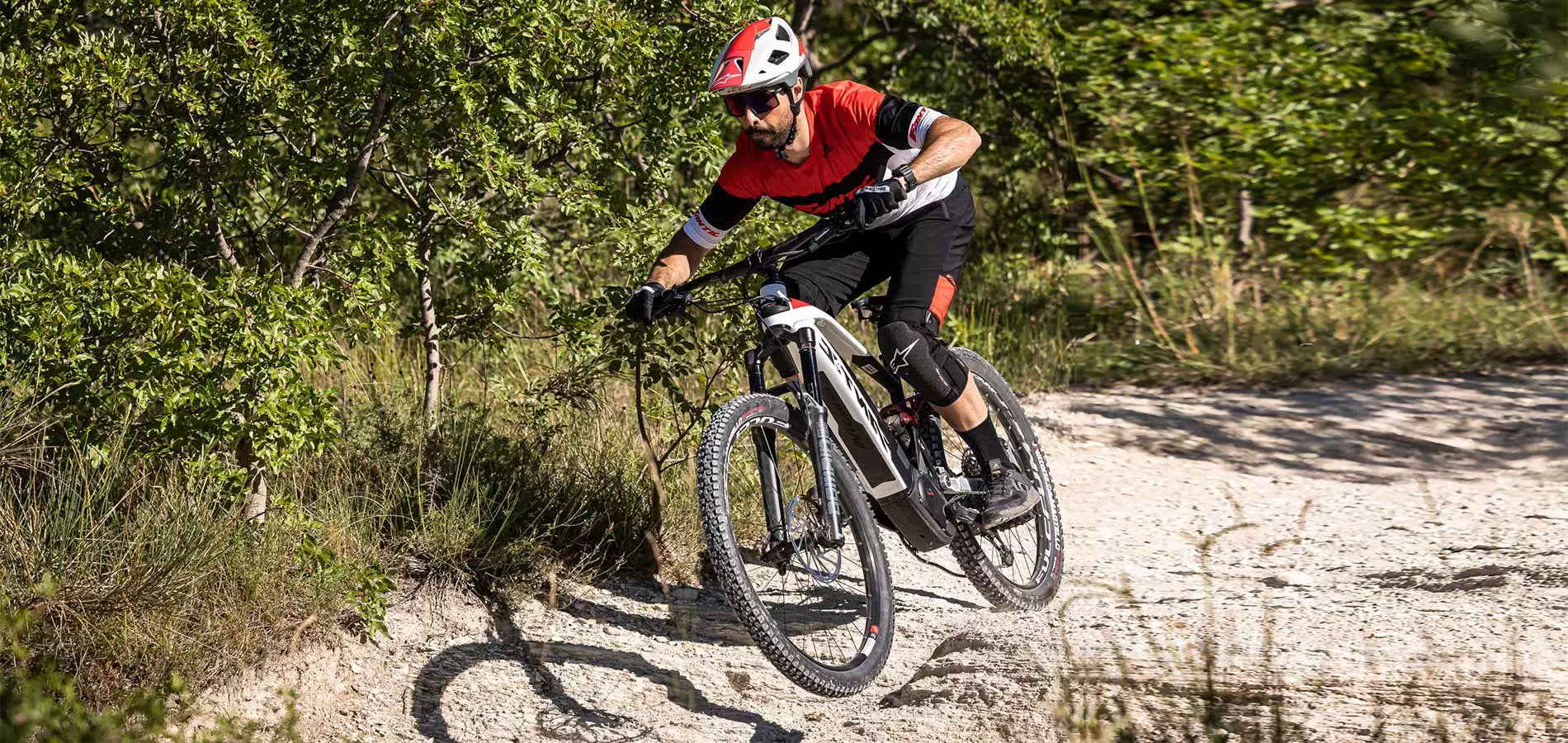 Fantic Bicicleta Electrica XMF 1.7 Blanco/Rojo - Rideshop