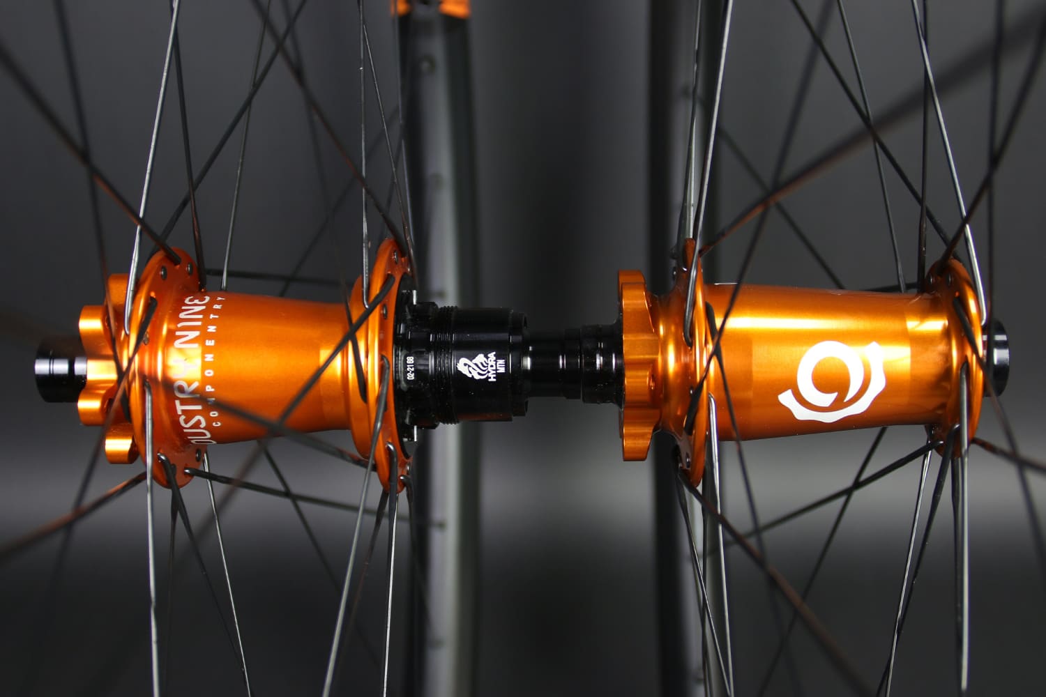 Industry Nine Maza Delantera Hydra 32H 15X110 Naranja - Rideshop