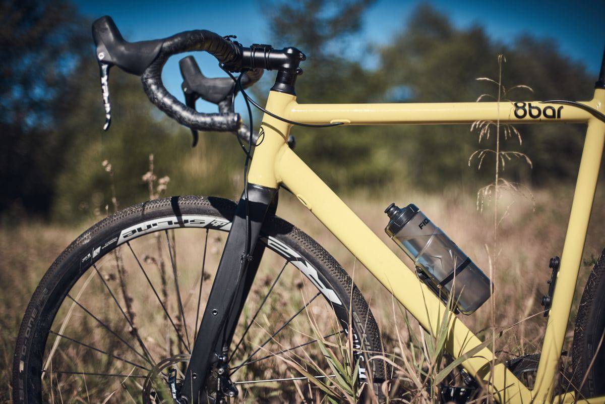 Botella De Agua Twist Set 600 ml Gris Fidlock + Strap Uni Base - Rideshop