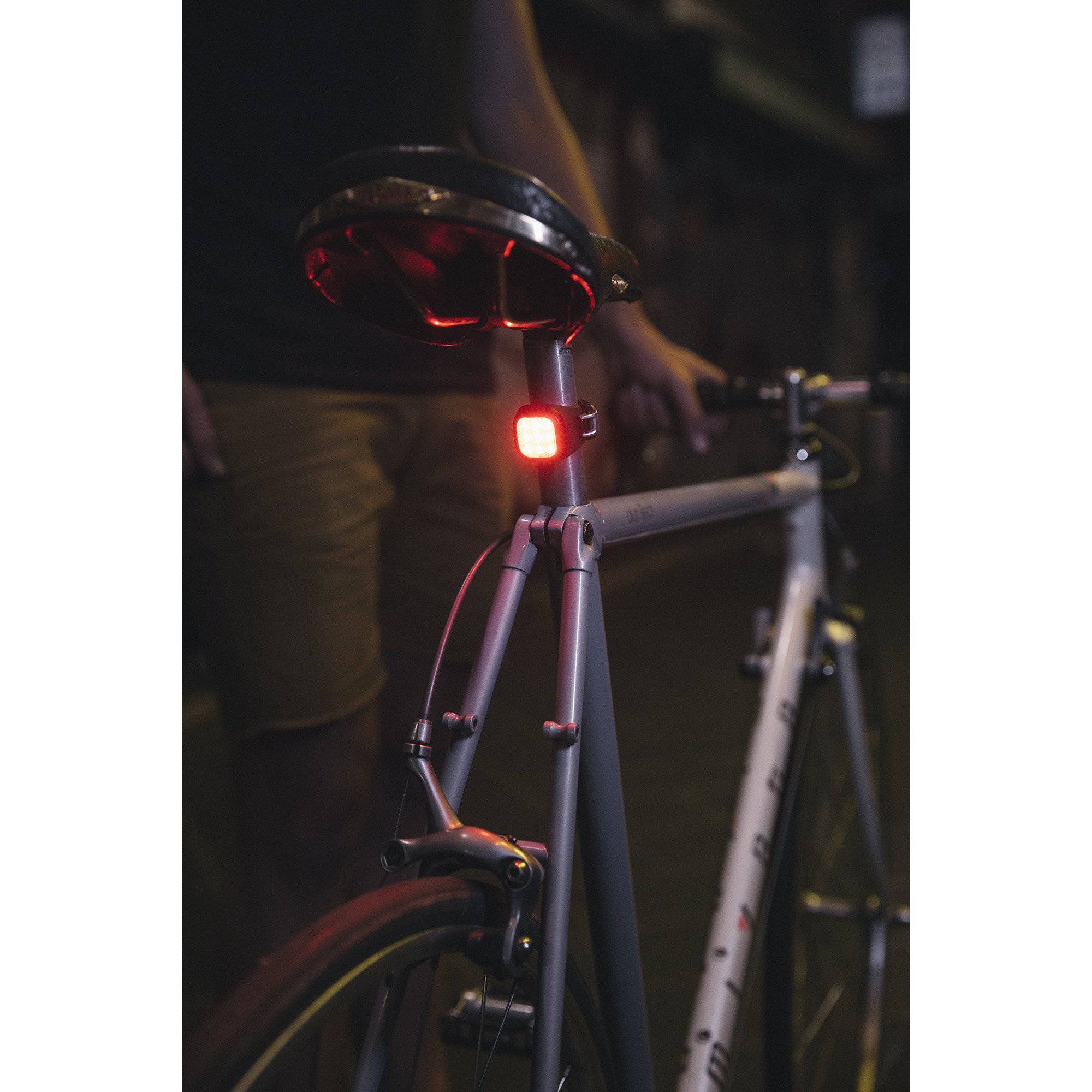 Luz Trasera Para Bicicleta Blinder Mini Niner//Knog - Rideshop