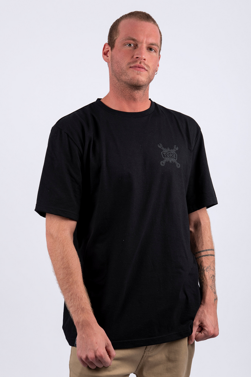 Toke Polera Negra Tuercas Hombre - Rideshop